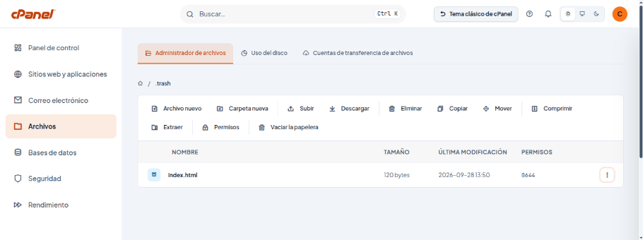 Carpeta .trash del Administrador de archivos con el archivo index.html eliminado y el botón Vaciar la papelera